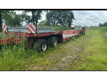 Low loader semi-trailer