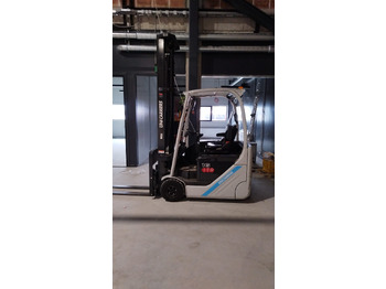 Electric forklift UNICARRIERS