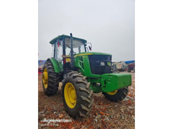 Farm tractor JOHN DEERE