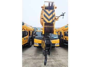 Mobile crane XCMG