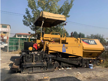 Asphalt paver CATERPILLAR