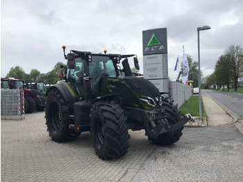 Farm tractor VALTRA