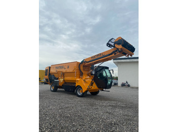 Forage mixer wagon