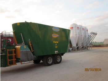 Forage mixer wagon