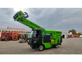 Forage mixer wagon