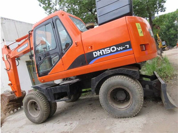 Wheel excavator DOOSAN