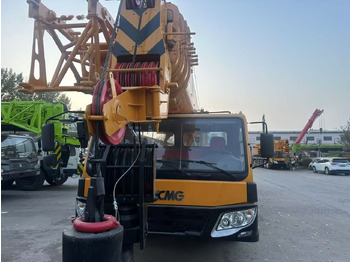 Mobile crane XCMG