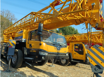 Mobile crane XCMG