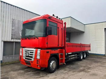 Curtainsider truck RENAULT Magnum 440