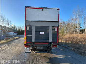 Box truck 2011 Volvo FL 240 Skapbil med sideåpning og Z-lift: picture 4