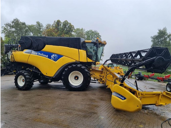 Combine harvester NEW HOLLAND CR9090