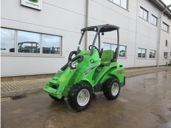 Compact loader AVANT