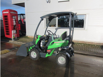 Compact loader Avant 220: picture 3