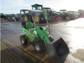 Compact loader Avant 220: picture 5