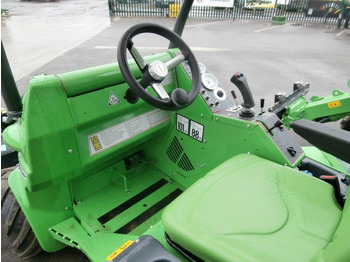 Compact loader Avant 530: picture 3