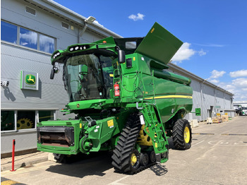 Combine harvester JOHN DEERE S780