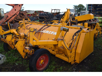 Beet harvester