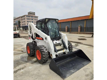 Skid steer loader Bobcat S300: picture 5