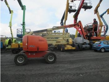 Articulated boom JLG