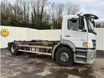 Hook lift truck MERCEDES-BENZ Axor 1833