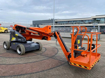 Articulated boom JLG