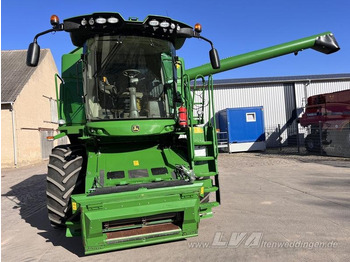 Combine harvester John Deere W550: picture 3