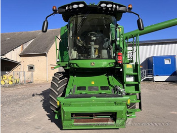 Combine harvester John Deere W550: picture 4