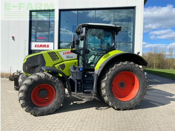 Farm tractor CLAAS Axion 810