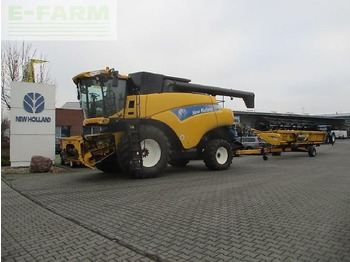 Combine harvester NEW HOLLAND CR9000