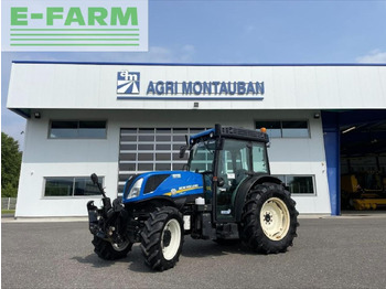 Farm tractor NEW HOLLAND T4