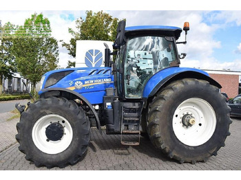 Farm tractor NEW HOLLAND T7.230