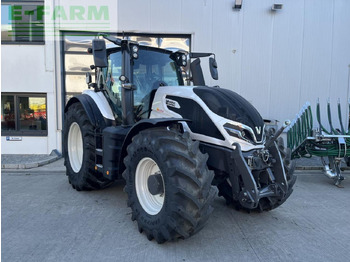 Farm tractor VALTRA