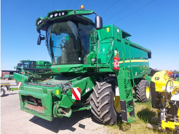 Combine harvester JOHN DEERE T550