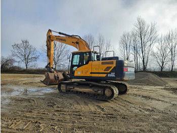 Crawler excavator HYUNDAI HX 220 L: picture 2