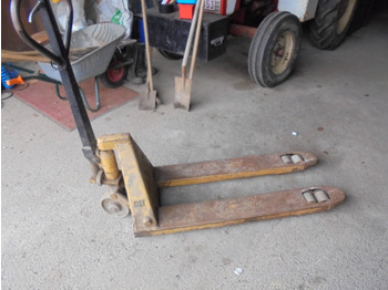 Pallet truck