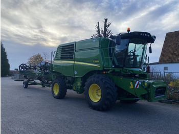 Combine harvester JOHN DEERE T550