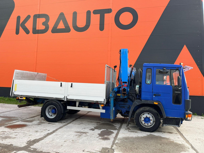 Dropside/ Flatbed truck, Crane truck Volvo FL 608 4x2 PK 8200 / BOX L=4249 mm: picture 6