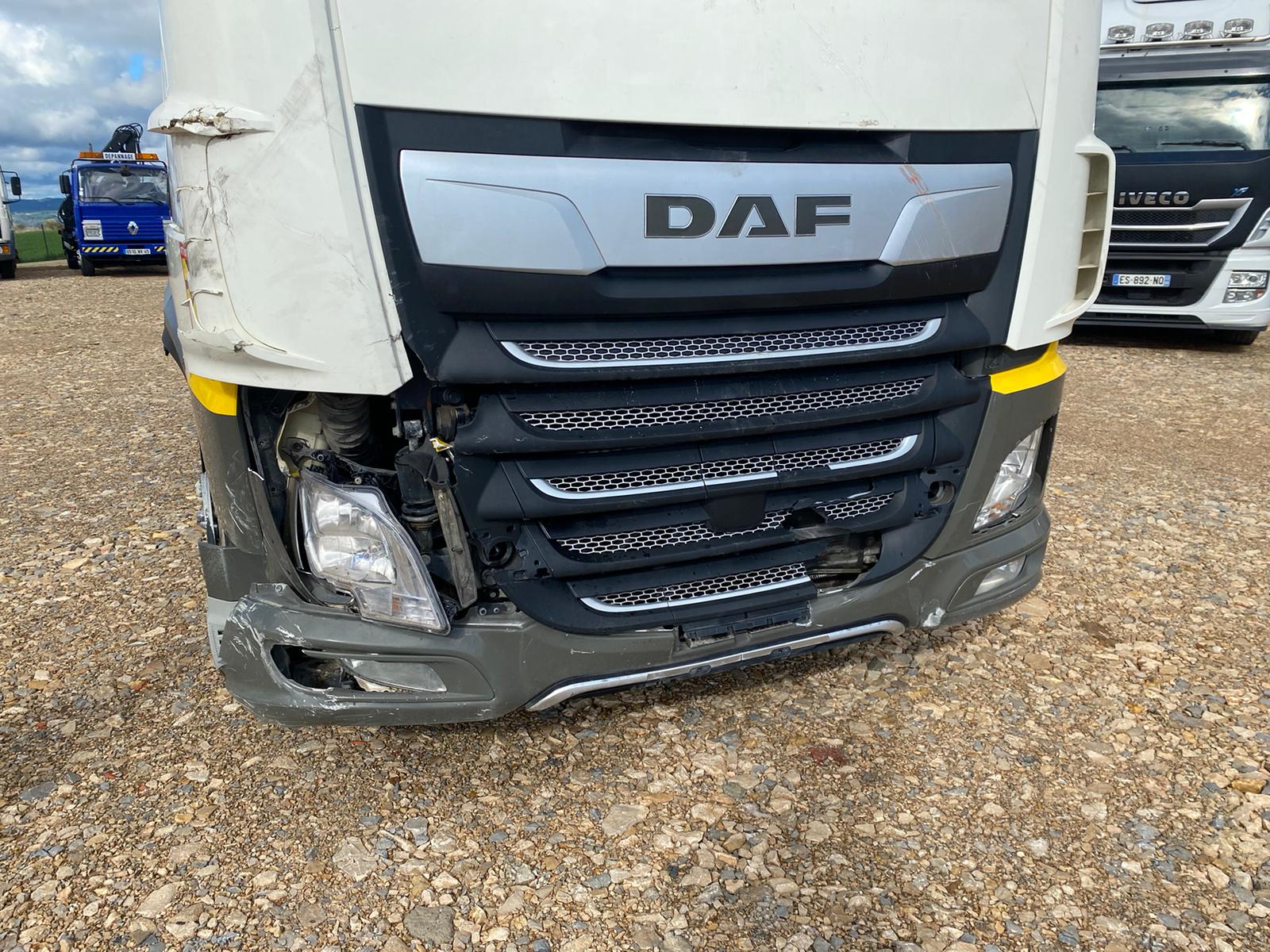 Tractor unit DAF XF480: picture 8