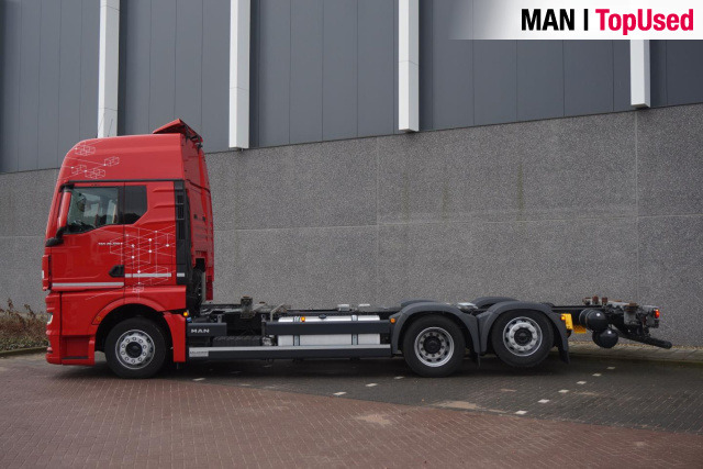 Container transporter/ Swap body truck MAN TGX 26.510 6x2-2 LL CH /  BDF: picture 10