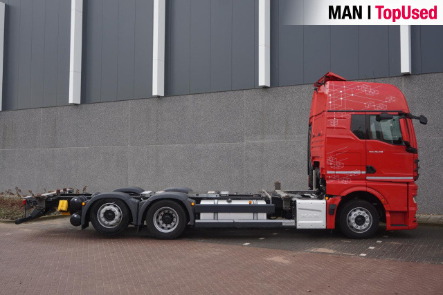 Container transporter/ Swap body truck MAN TGX 26.510 6x2-2 LL CH /  BDF: picture 11