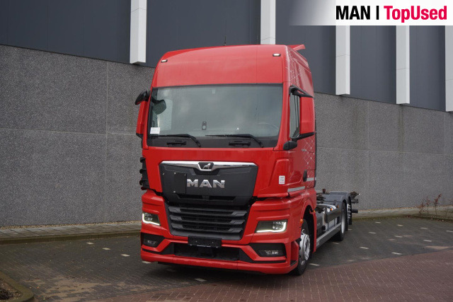 Container transporter/ Swap body truck MAN TGX 26.510 6x2-2 LL CH /  BDF: picture 9