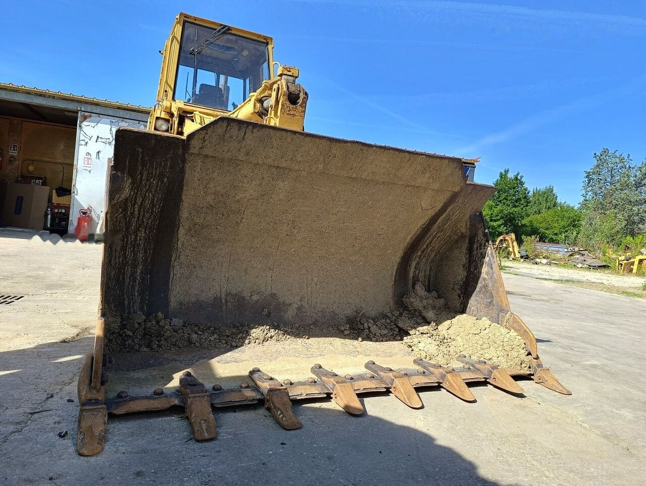 Crawler loader Caterpillar 963: picture 8