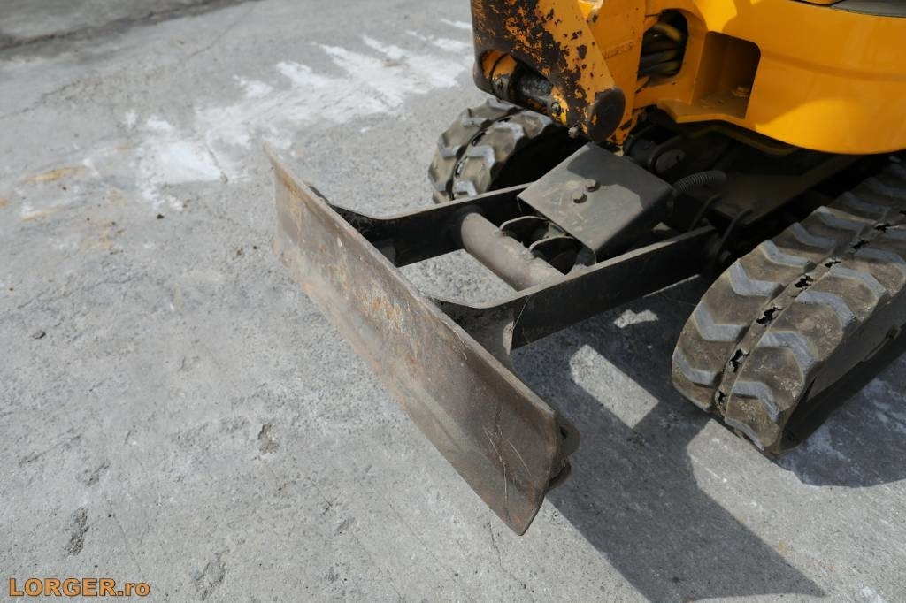 Mini excavator JCB 8008 CTS: picture 10