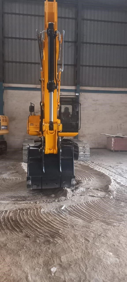 Crawler excavator JCB JS210 LC: picture 9