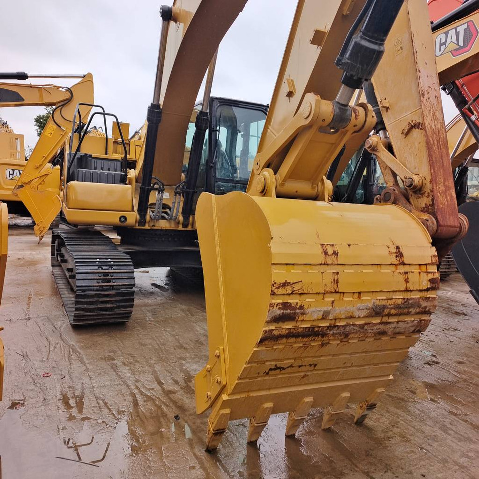 Crawler excavator CAT 320GC: picture 7