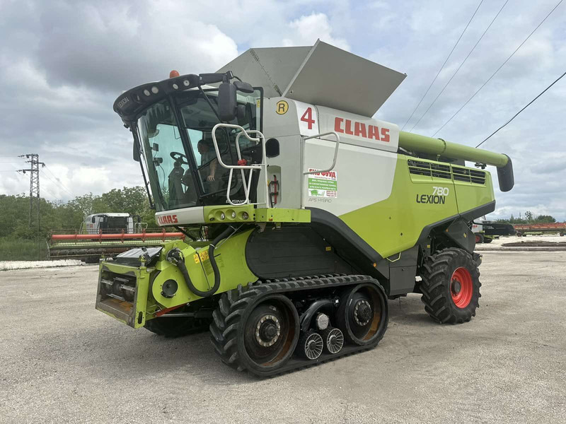 Combine harvester for transportation of food Claas Lexion 780 TT: picture 8