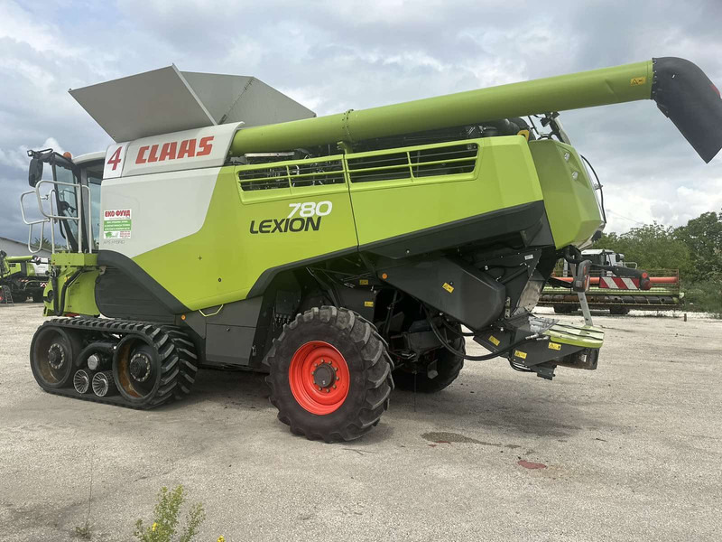 Combine harvester for transportation of food Claas Lexion 780 TT: picture 11