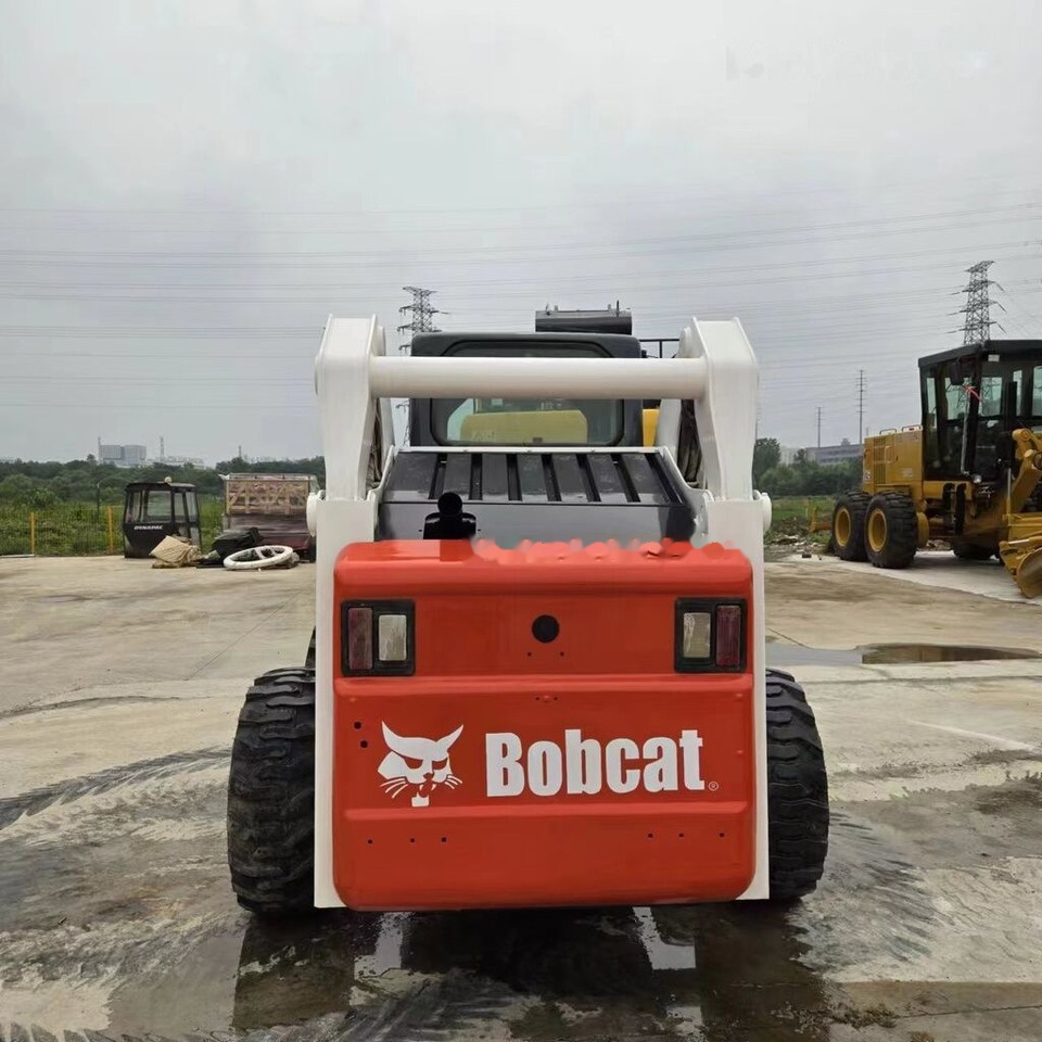 Skid steer loader Bobcat S300: picture 8