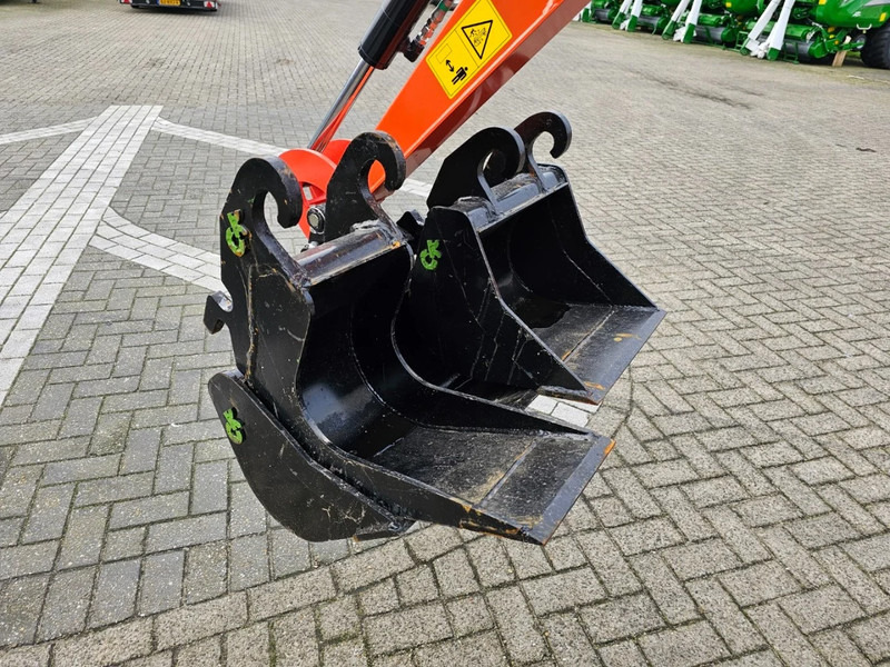 Mini excavator Kubota U10-5: picture 6