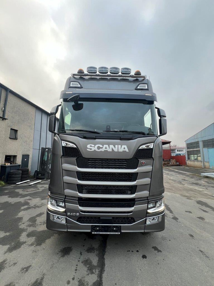 Container transporter/ Swap body truck for transportation of drinks Scania S540 6x2LB: picture 6